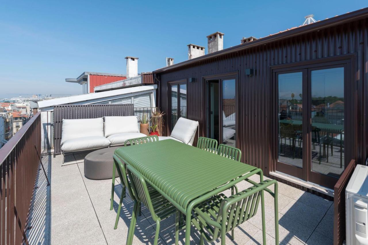 Boavista Penthouse W/ 2 Balconies & Ac By Lovelystay Porto Exterior photo
